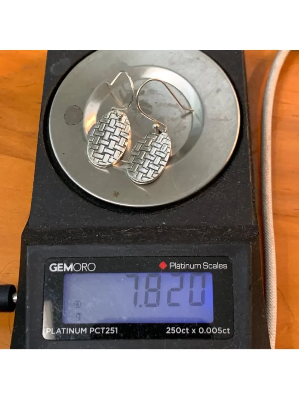 N/A oval dangle